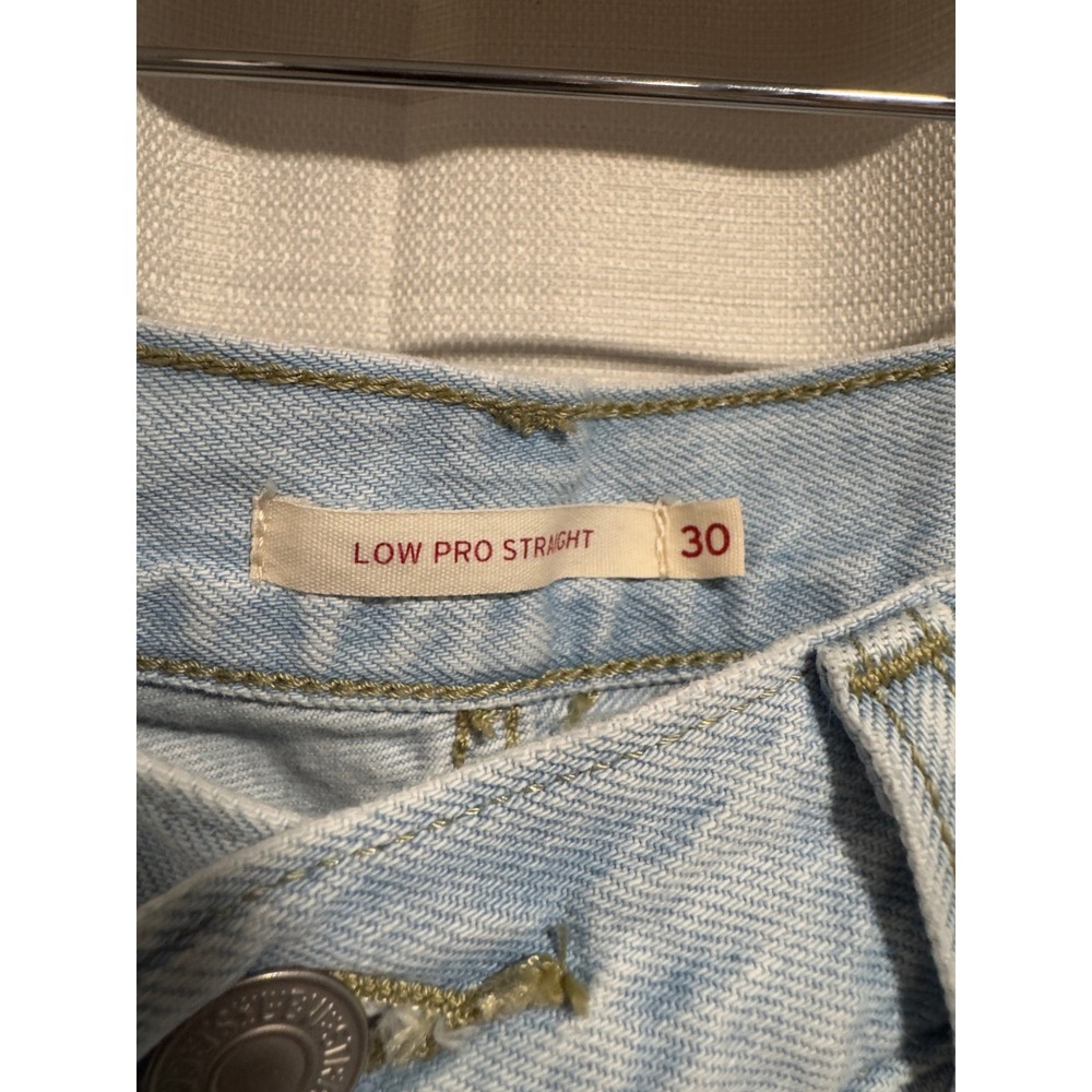 Levis Low Pro Straight Light Wash Denim Cut Off Shorts‎ Blue A0964-0011 Size 30 - Picture 2 of 7